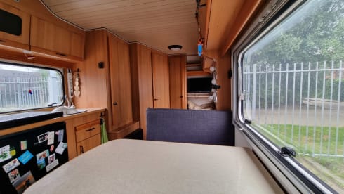 Deaf Dream Camper  – 3p Ford alcove from 1993