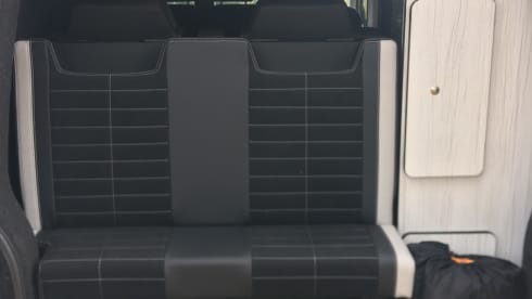 Maud – Volkswagen Wohnmobil mit 4 Schlafplätzen aus dem Jahr 2012