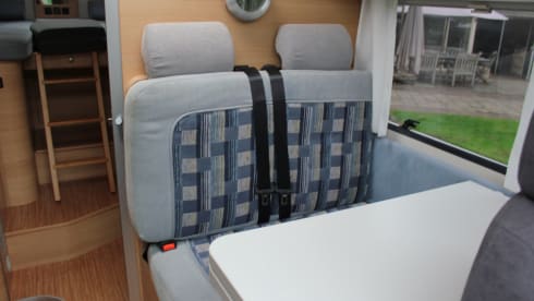 3p Knaus semi-integrated from 2010, Van TI 600 ME, 130 Multijet camper