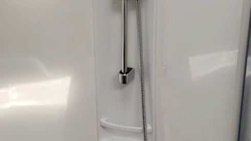 Wohnmobil LMC Tourer Lift, Hubbett, 4 Schlafplätze, Klimaanlage, SAT TV