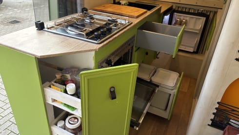 Ritser – Off-grid Volkwagen crafter buscamper 2p