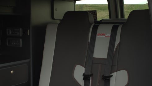 Mabel – 4 berth Volkswagen campervan from 2012