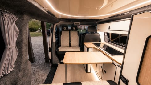 Oakley – Premium VW T6.1 Campervan 2021 — Hefdak, slaapplaatsen voor 4 personen