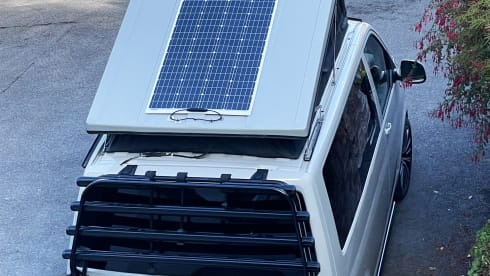 The Lillie camper – 4 berth VW T6.1 camper with awning