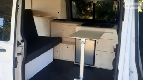 4p Volkswagen campervan uit 2016