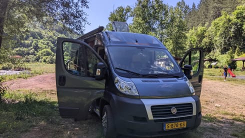 Weinsberg Bus camper of 6m for 2 people