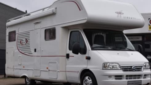 Campie – Complete LMC Liberty with 4 seats and 6 sleeping places