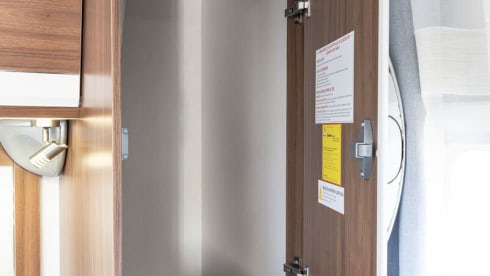 Pilote P650C – Camper per 2-3 persone molto lussuoso e completamente attrezzato.