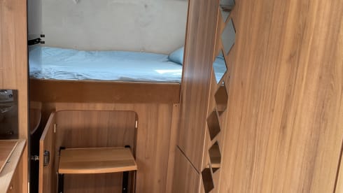 Happy Camper – Happy camper, 4 people, neat and clean.