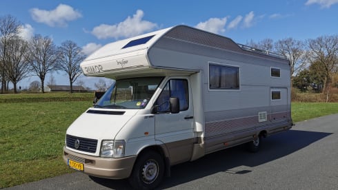 Spacious 6 person Rimor camper fully equipped.
