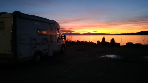 Lovely Camper – Cabinet