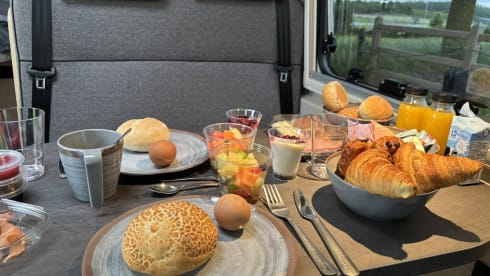 TalisIVIan – Peugeot bus 6m40 from 2025 - 2 persons