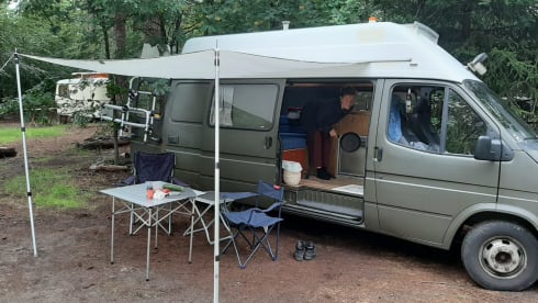 Groenling – Ford Transit - camper in army vehicle