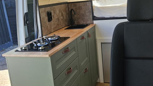 Madrid – Sprinter XXL a wonderful compact camper with lots of space!