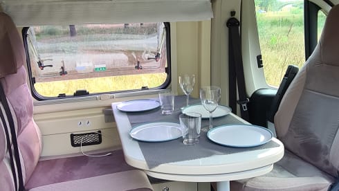 Camperlife – 4p Chausson bus uit 2019