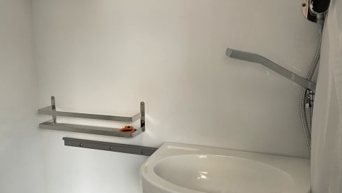 BusCamper Bavaria - 2 personen (+ 1 hond)