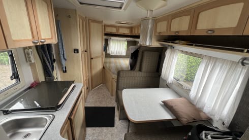 4p Bürstner semi-integrated 