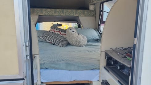 Eliza – Retro Romahome available for adventures