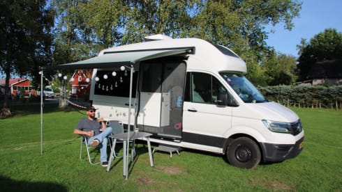 4 personen  – 4p VW GRAND CALIFORNIA automatic all luxury toilet and shower BJ 2022