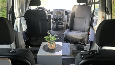 Bertus – Mercedes Sprinter 519CDI 3.0 V6 (191 hp) Automatic Bus Camper – B driving license –