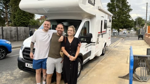 Roller Motorhome hire 675 – Rollerteam 675 adventure 6 sleeper/6 Belts