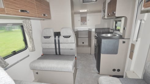 476 VKB – 2-6 Berth Swift Edge 476 VKB