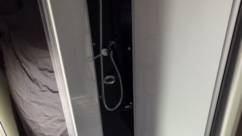 Challenger 4p semi-intégré depuis 2016