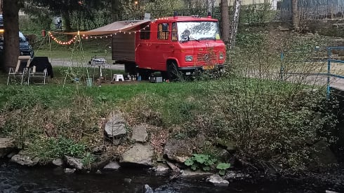 Brandy – Classic Fire Department Mercedes-Benz campervan from 1980