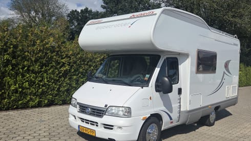 6p gezinscamper met dak airco en stapelbed!