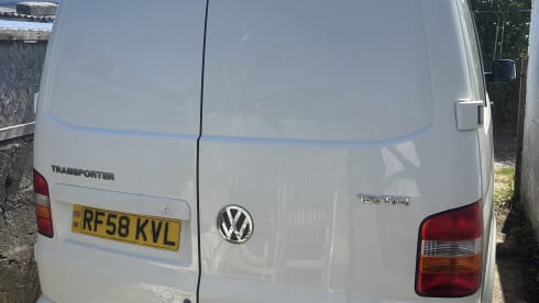 Betsy – Cool 2 berth Volkswagen campervan from 2008