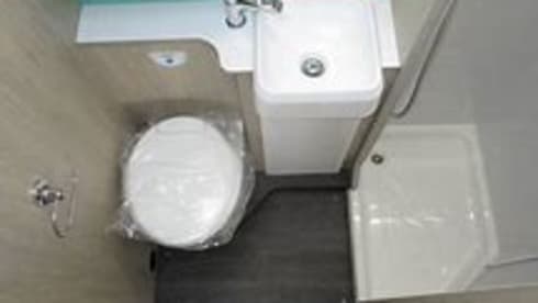 Maverick – Luxury 4 Berth Motorhome (2 lounges, 3 separate sleeping areas)