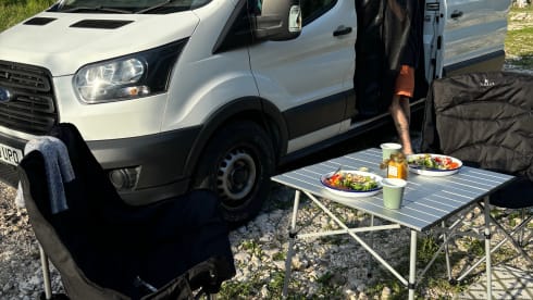 Big Penny – Cosy 2 berth Ford Camper