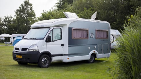 Sunny Boy – 4 P Knaus Sun TI camper, large bed, 2 x air conditioning - Nijmegen region