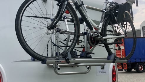 Ooit Is Nu! – Self-sufficient 6 person luxury camper "Ever Is Now"