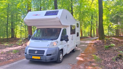 4P Roller Team / CI Elliot 10 Alcove with bunk bed from 2008