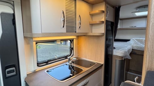 Compacte Hobby Optima V65 GE    2 persoons camper  BJ 2026