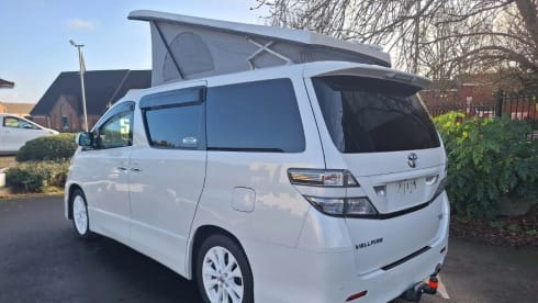 VEL – Toyota campervan met 2 slaapplaatsen uit 2009