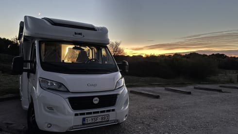 Calimero  – 4 pers Carat luxury camper with fixed bed