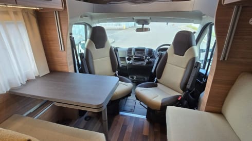 YN25 AOP – Weinsberg CaraSuite 700 ME 4 Berth