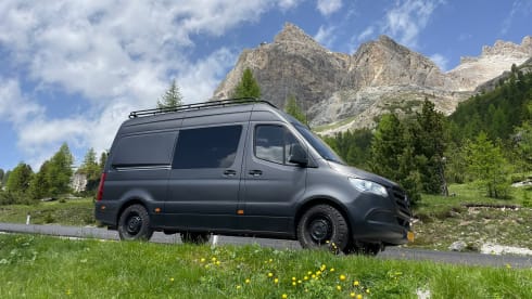 Chris & Ride – 2p MB sprinter OFF-GRID from 2019