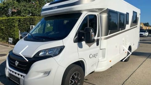 4 person luxury motorhome Fiat semi-integrated 
