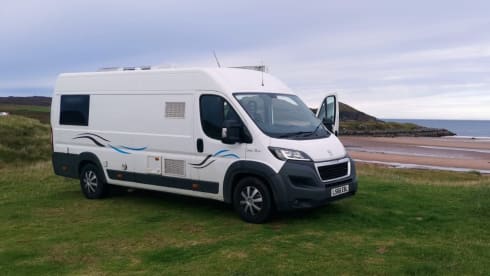 Lorna Marie – Luxury 3 Birth Camper 