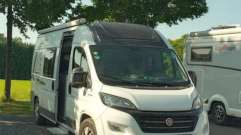 2021 Buscamper 6mtr with length beds Weinsberg