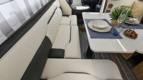 Mabel – Brand New Luxury 4-5 berth 2022 model RollerTeam 707 Motorhome