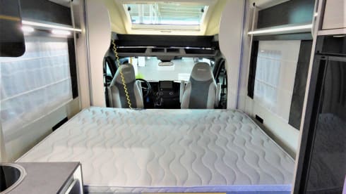 Het pareltje  – Brand new 5p Chausson Ford 170 automatic