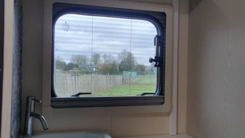  Cozy (family) camper semi-integrated - 4 persons (new 2023) 