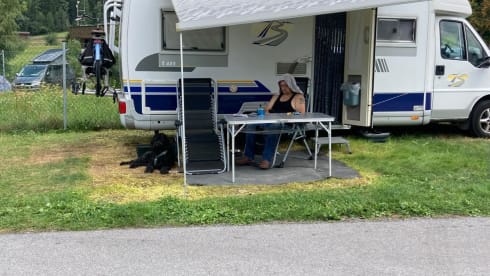 Pandabeer. – Unieke rust gevende Familie camper 4p