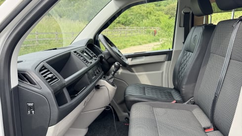 🤎 NOVA 🤎 – 4 berth Volkswagen campervan from 2019