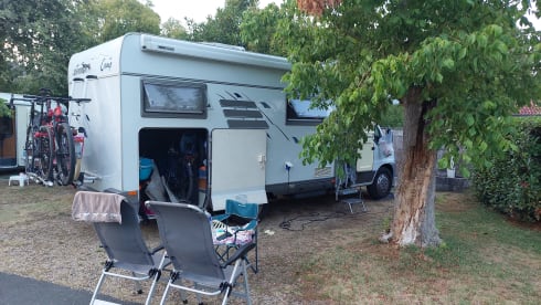 Spacious and wonderful 6 person family camper