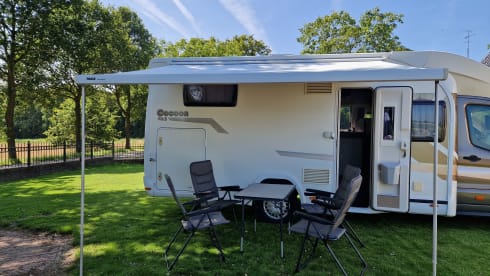 Benimar Cocoon – Beautiful, luxurious 4/5 pers Camper with bicycle carrier